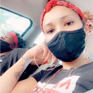 Meet your Posher, Leah